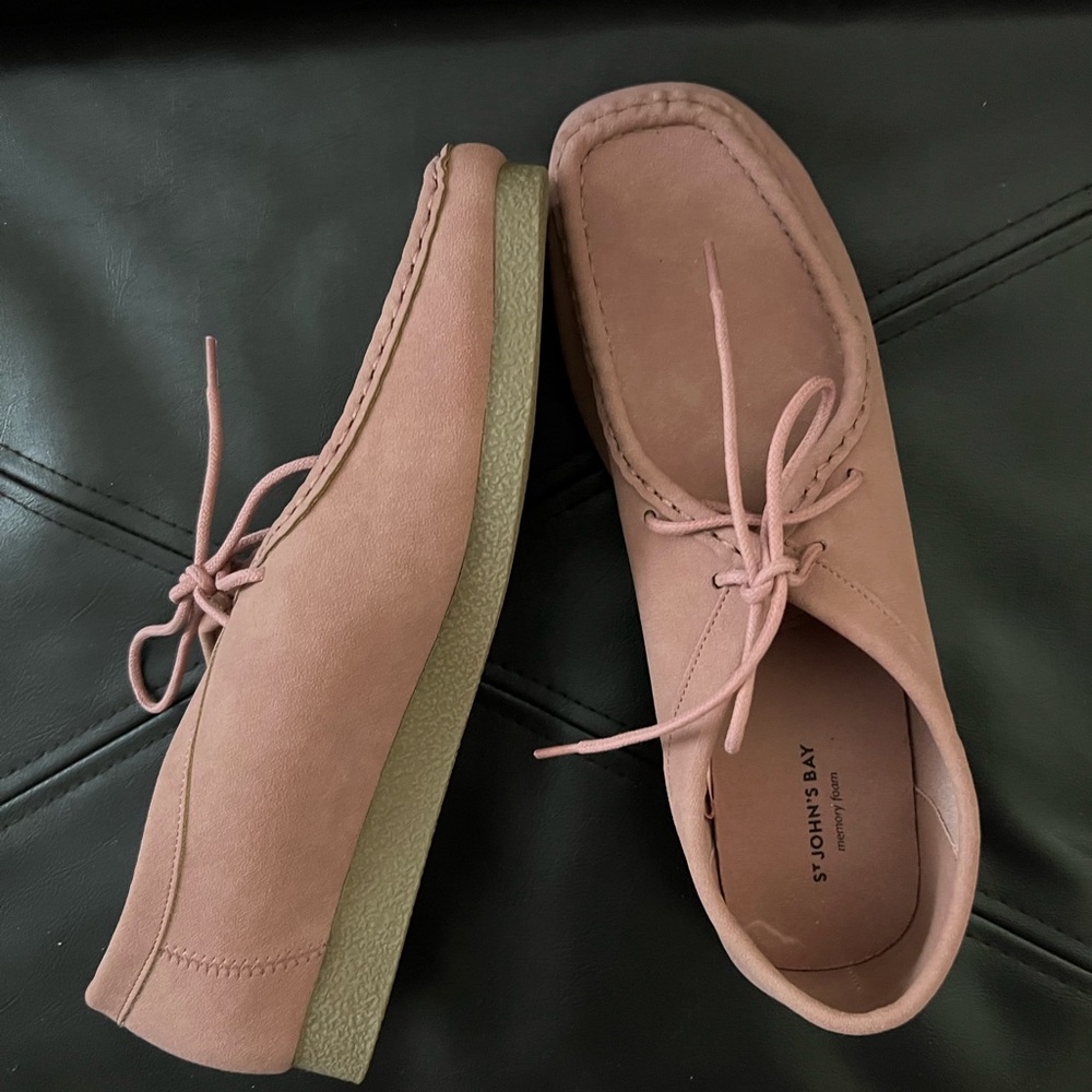 Dusty pink wallaby shoes size 10
